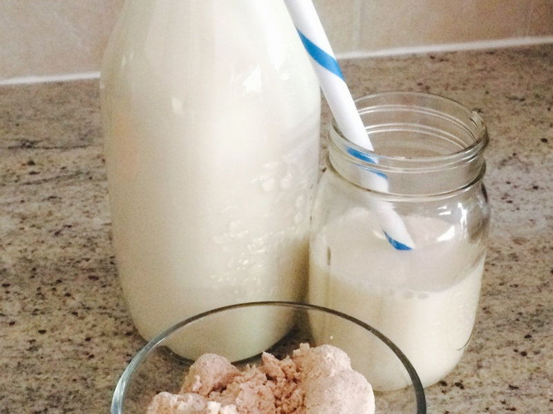 How to Make Cashew-Almond Milk (Dairy-free)